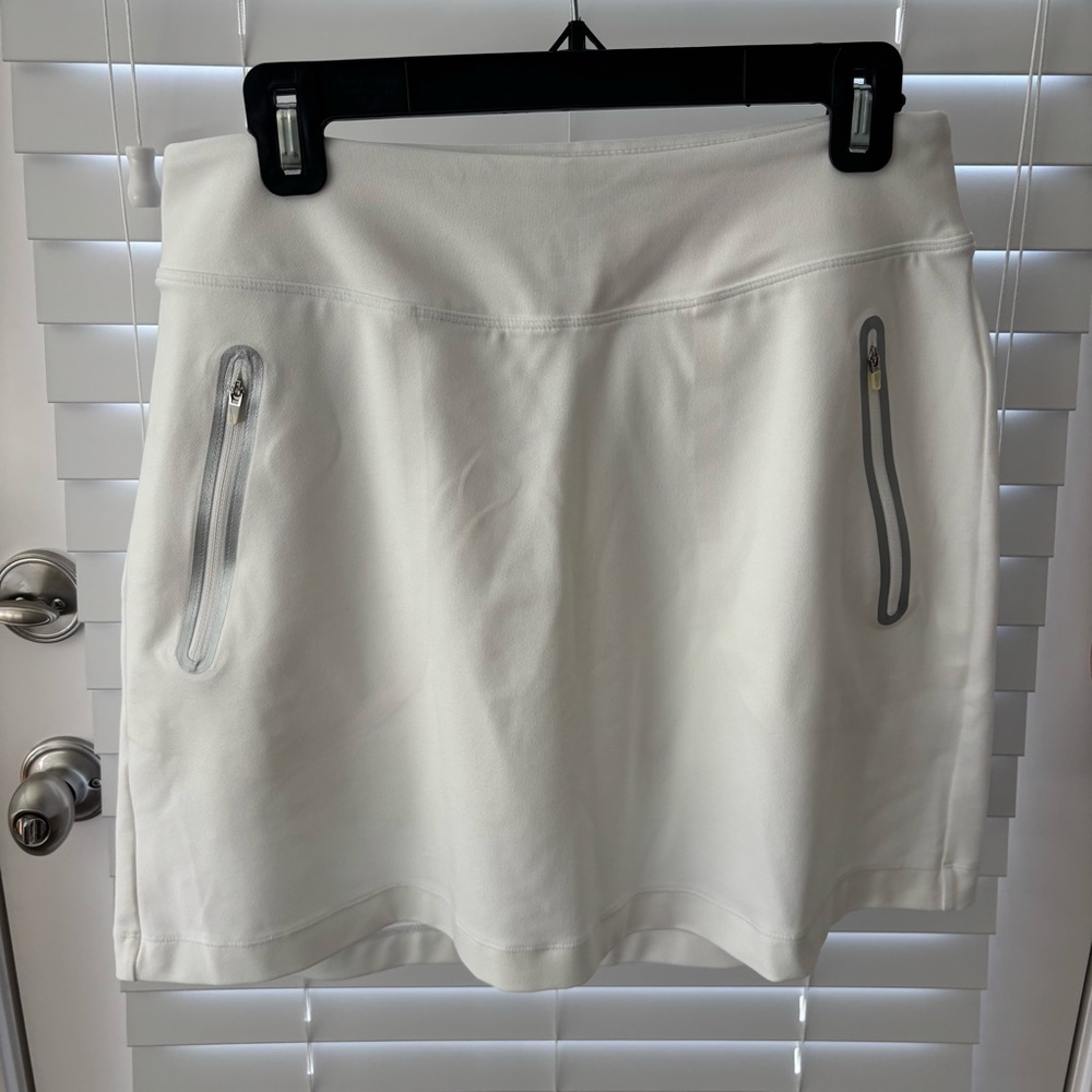 Nike Golf White Skorts Size Medium NWOT
